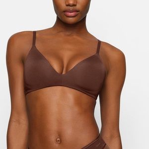 🤎SKIMS WIRELESS FORM T SHIRT DEMI BRA COCOA 32C 34DD 38C